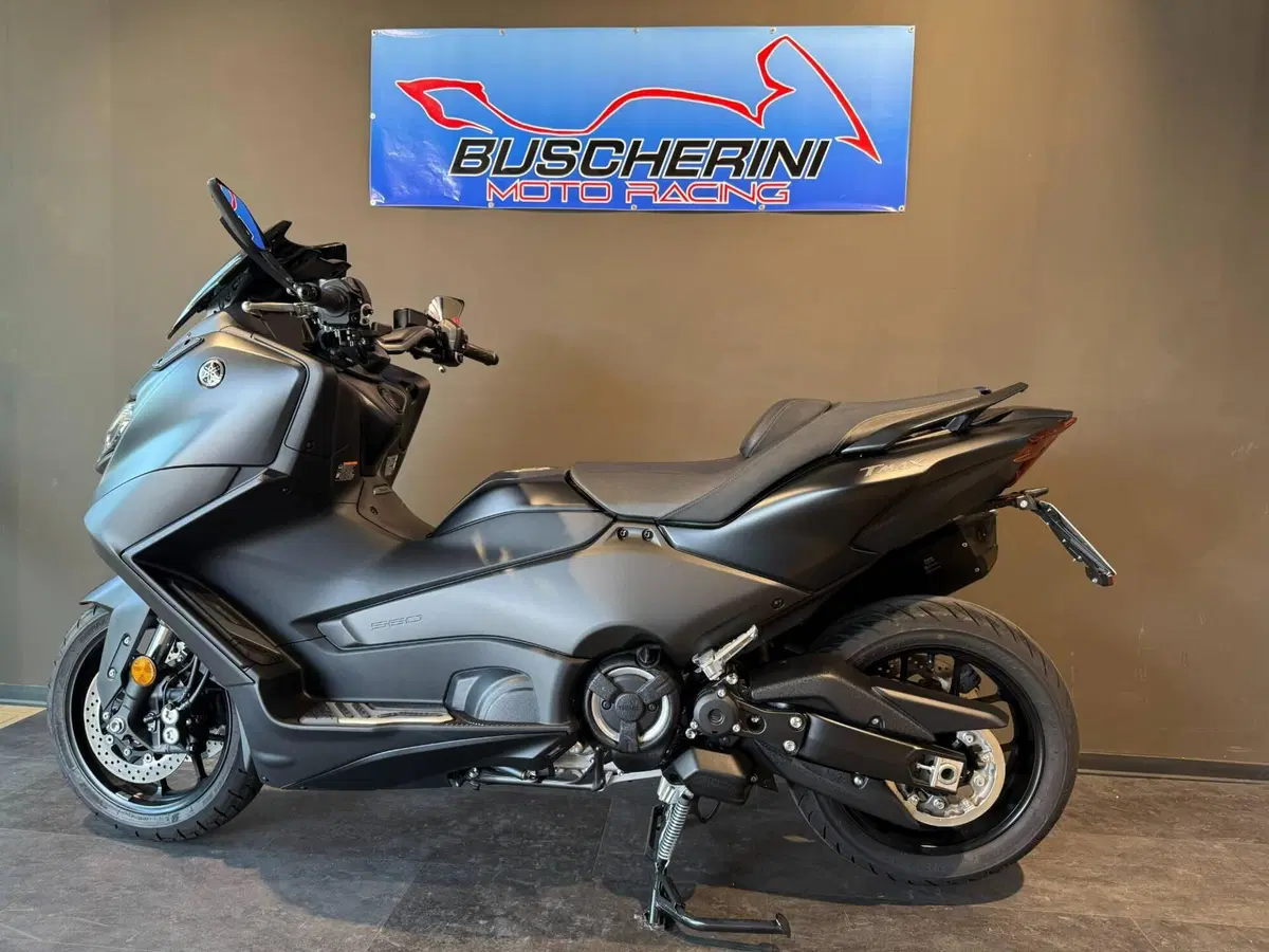 Yamaha T-Max 560 (2022 - 24) (2)