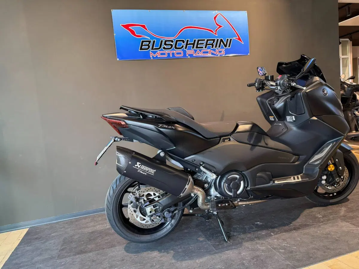 Yamaha T-Max 560 (2022 - 24) (7)