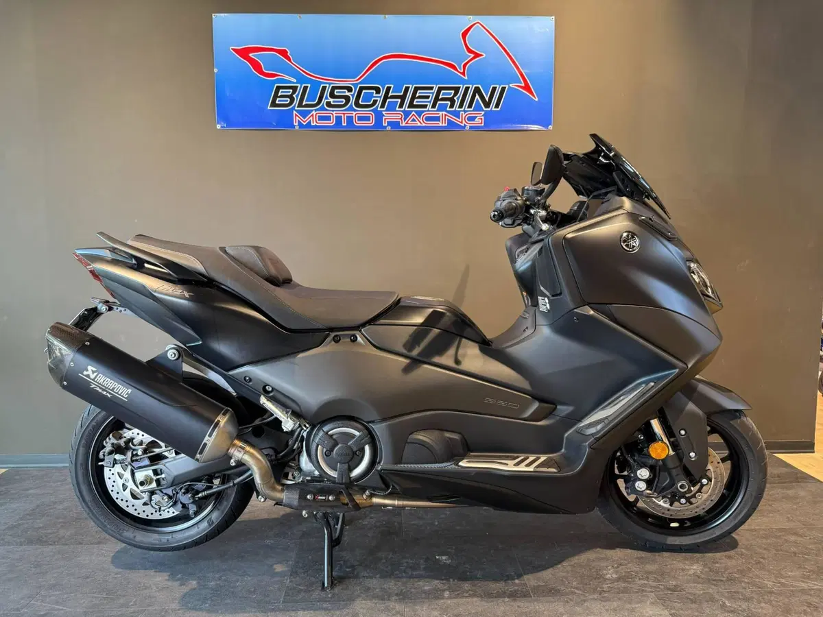 Yamaha T-Max 560 (2022 - 24) (10)