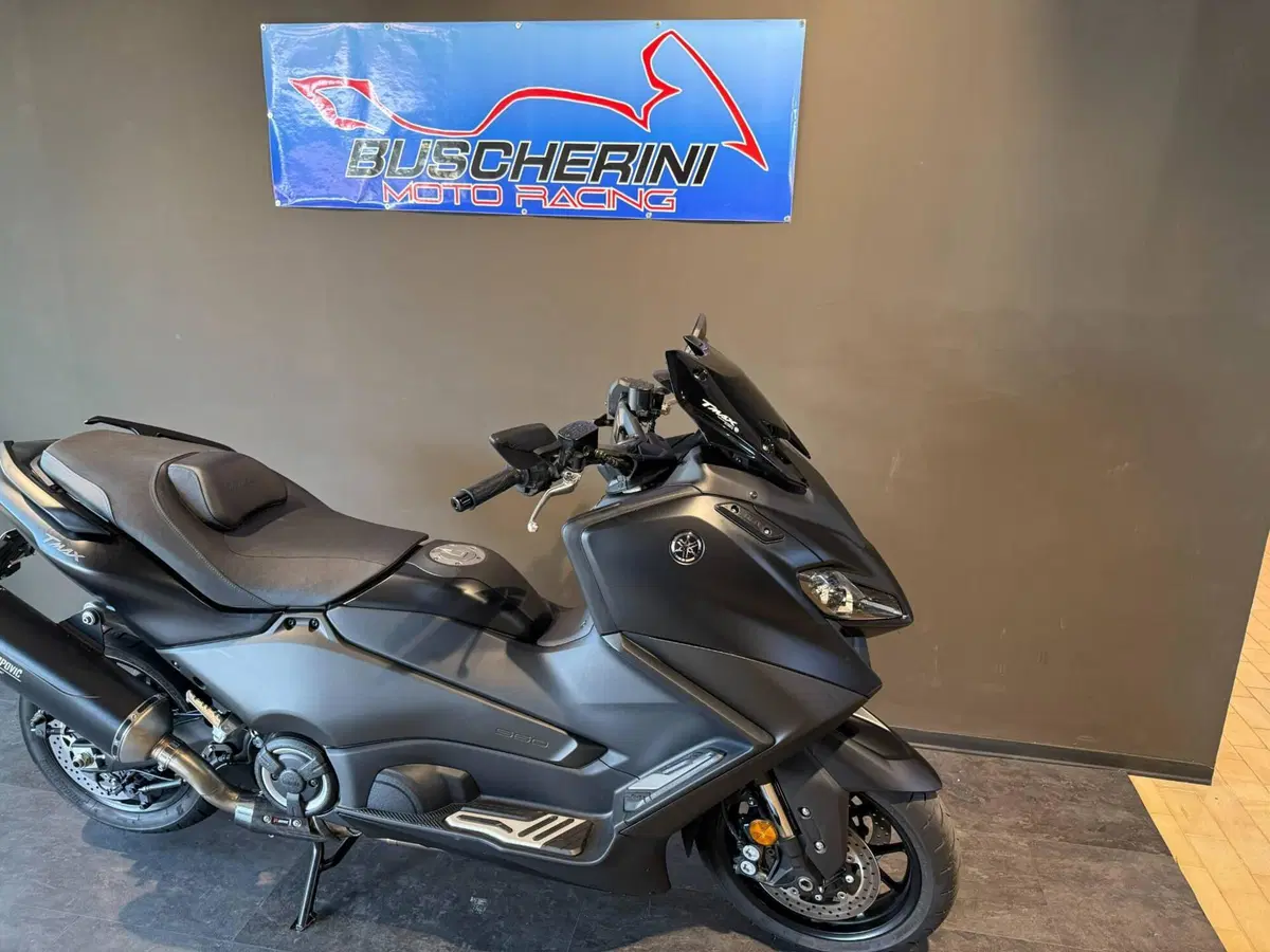 Yamaha T-Max 560 (2022 - 24) (12)