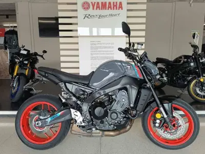 Yamaha MT-09 (2021 - 23) usata