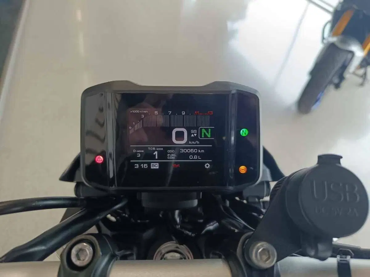 Yamaha MT-09 (2021 - 23) (4)