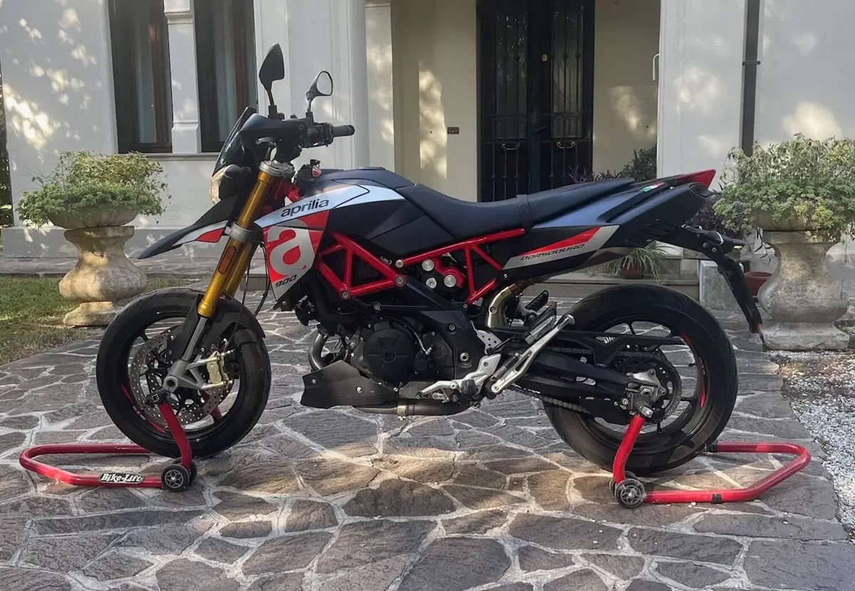 Aprilia Dorsoduro 900 (2017 - 20) (7)