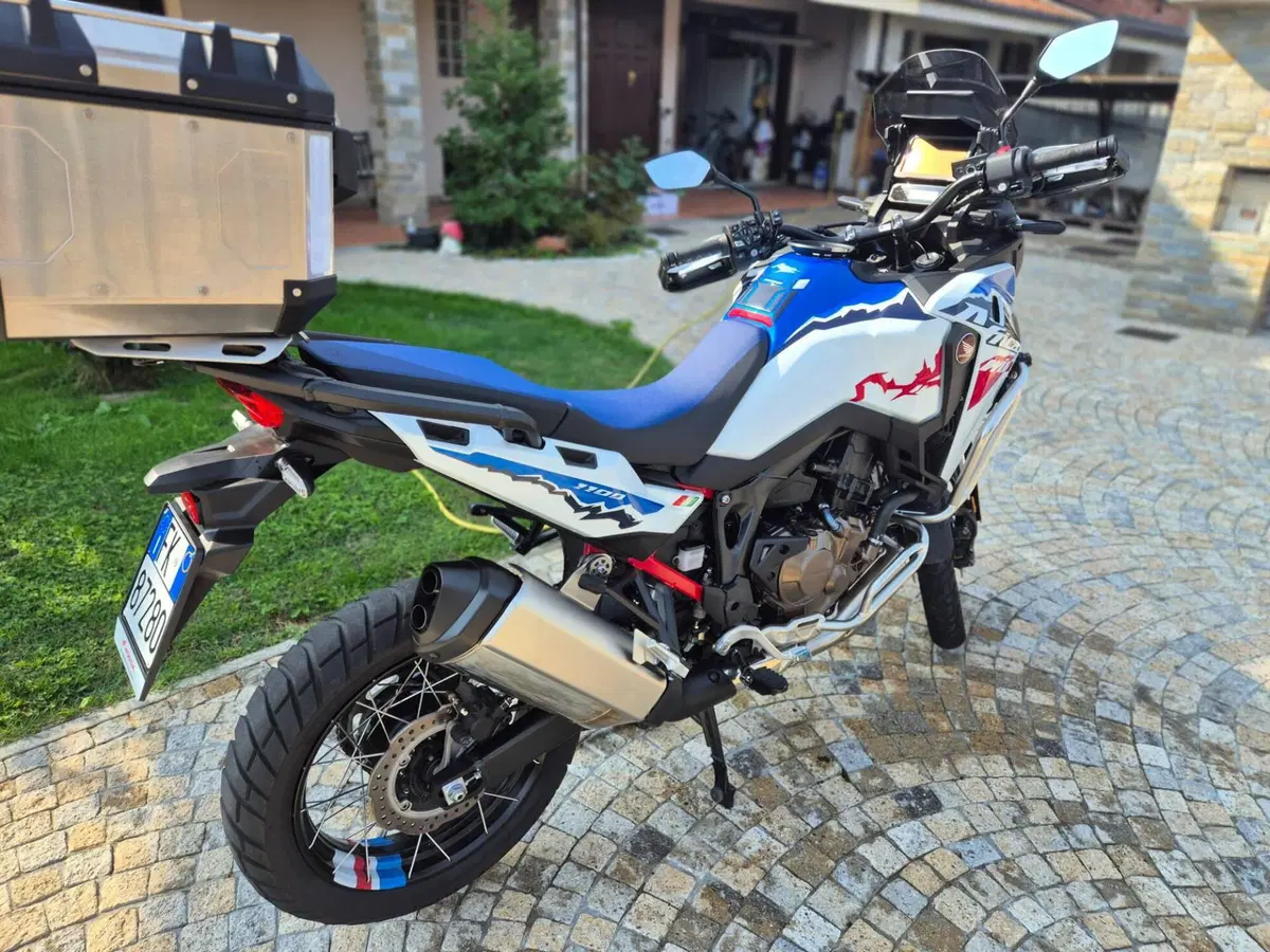 Honda Africa Twin CRF 1100L ES (2024 - 26) (2)