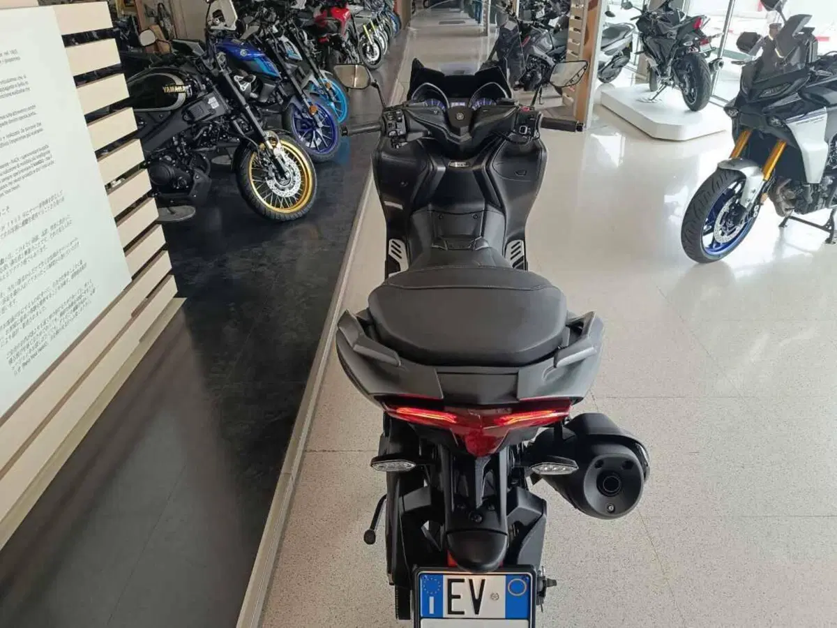 Yamaha T-Max 560 Tech Max (2020) (3)