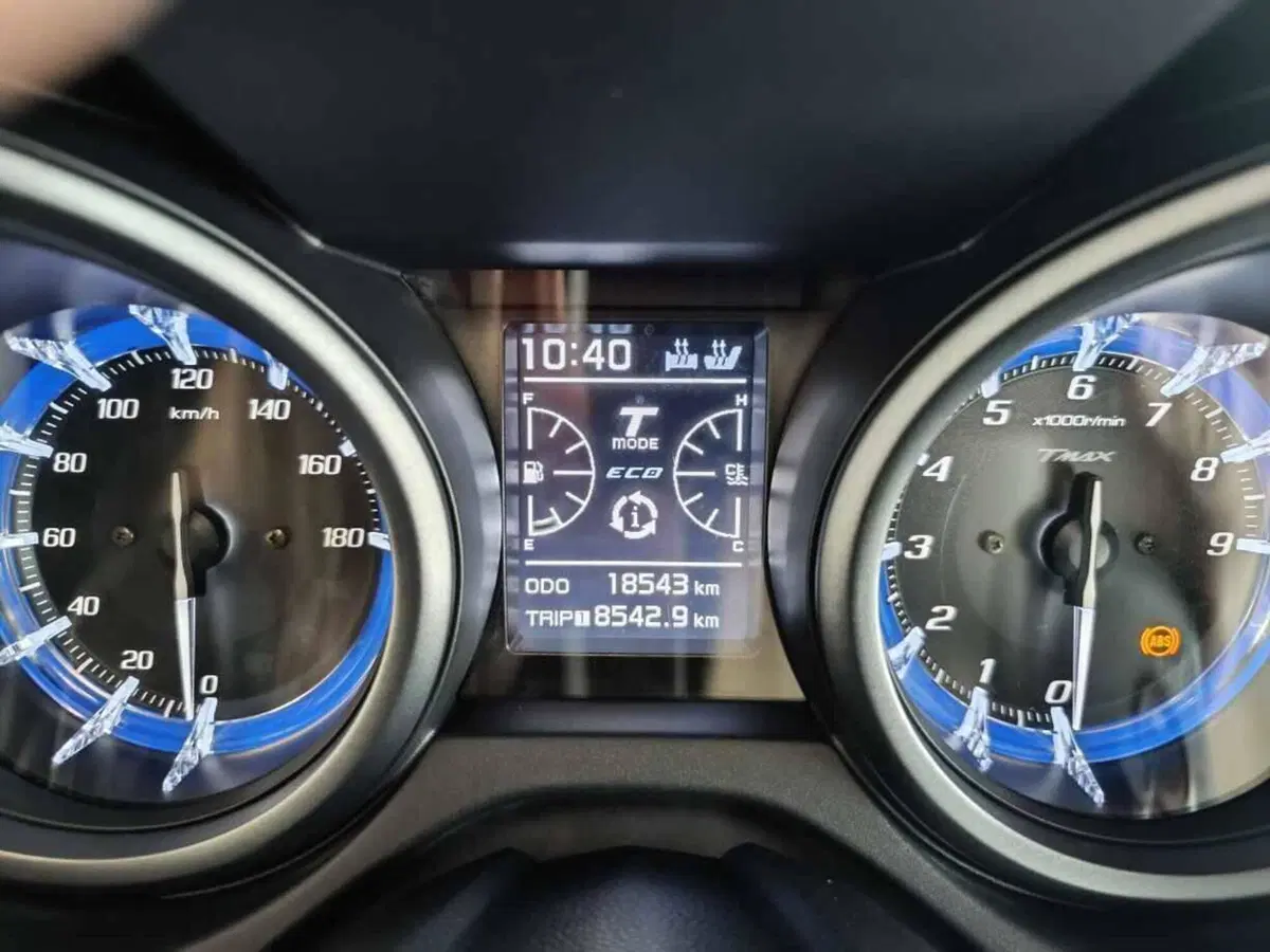 Yamaha T-Max 560 Tech Max (2020) (4)