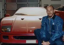 Per me è la più bella di sempre: Hamilton pubblica il video del risveglio della sua Ferrari F40 dopo 35 anni