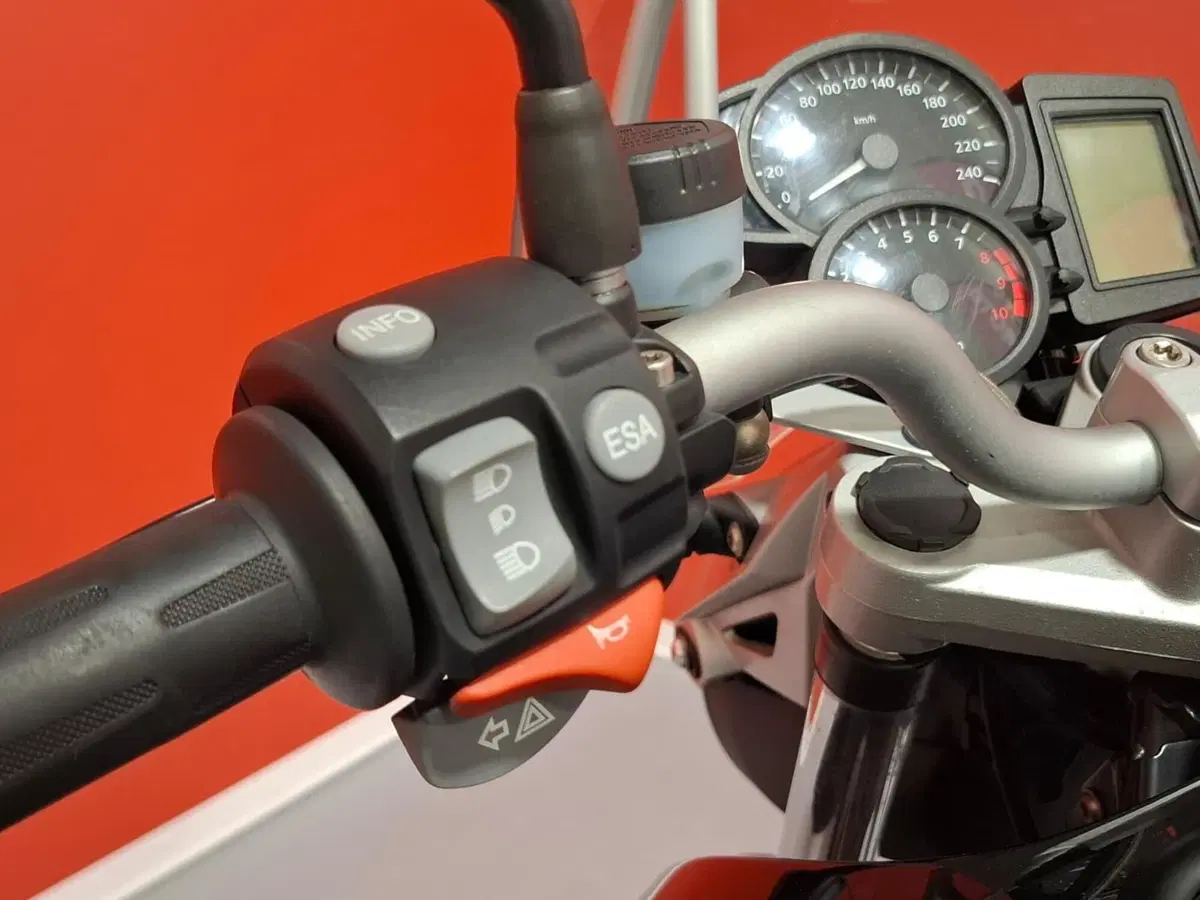 Bmw R 1200 R (2006 - 11) (5)
