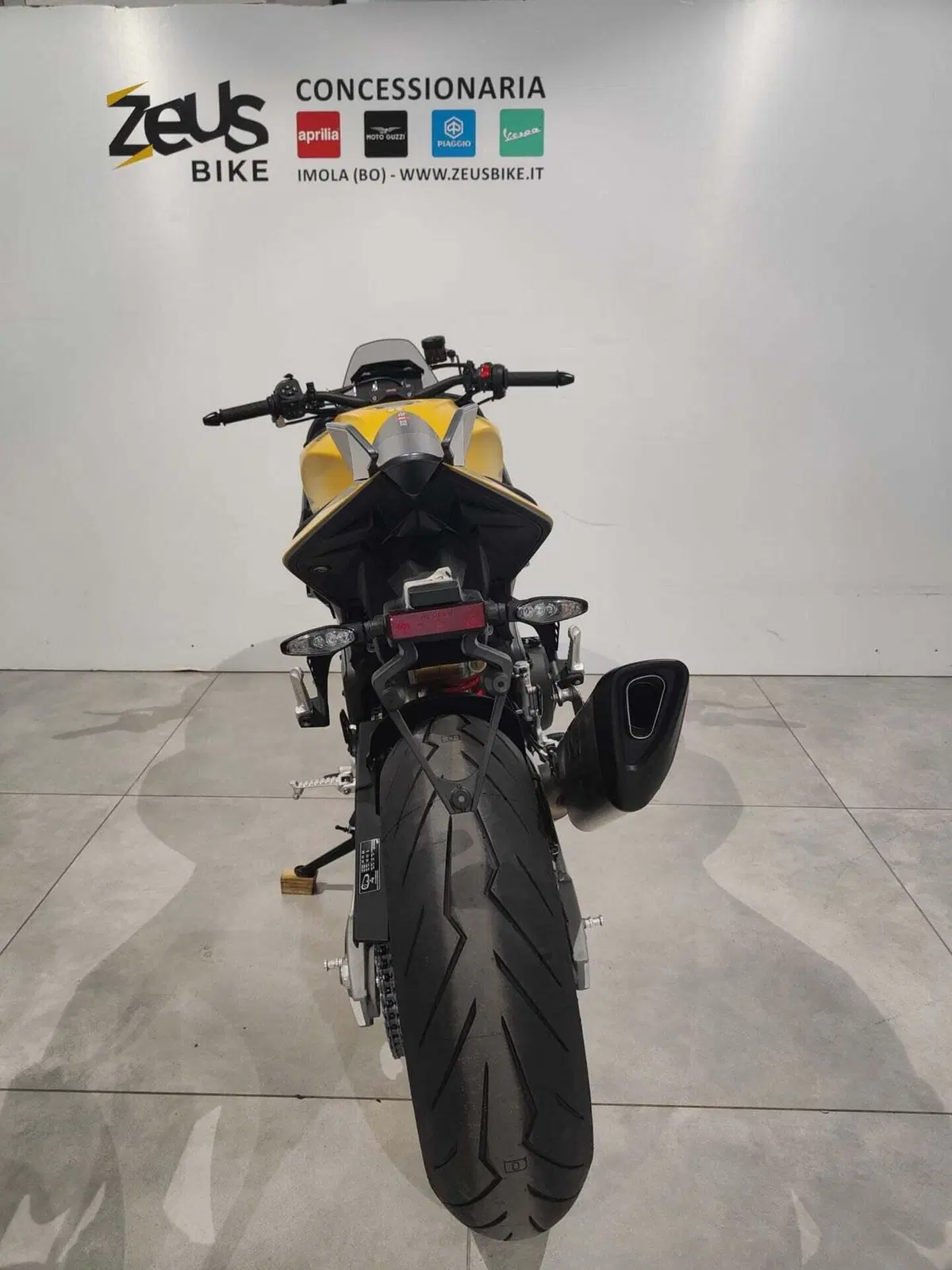 Aprilia Tuono V4 (2025 - 26) (2)
