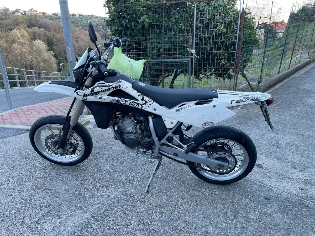 Husqvarna SM 125 (2009) (2)