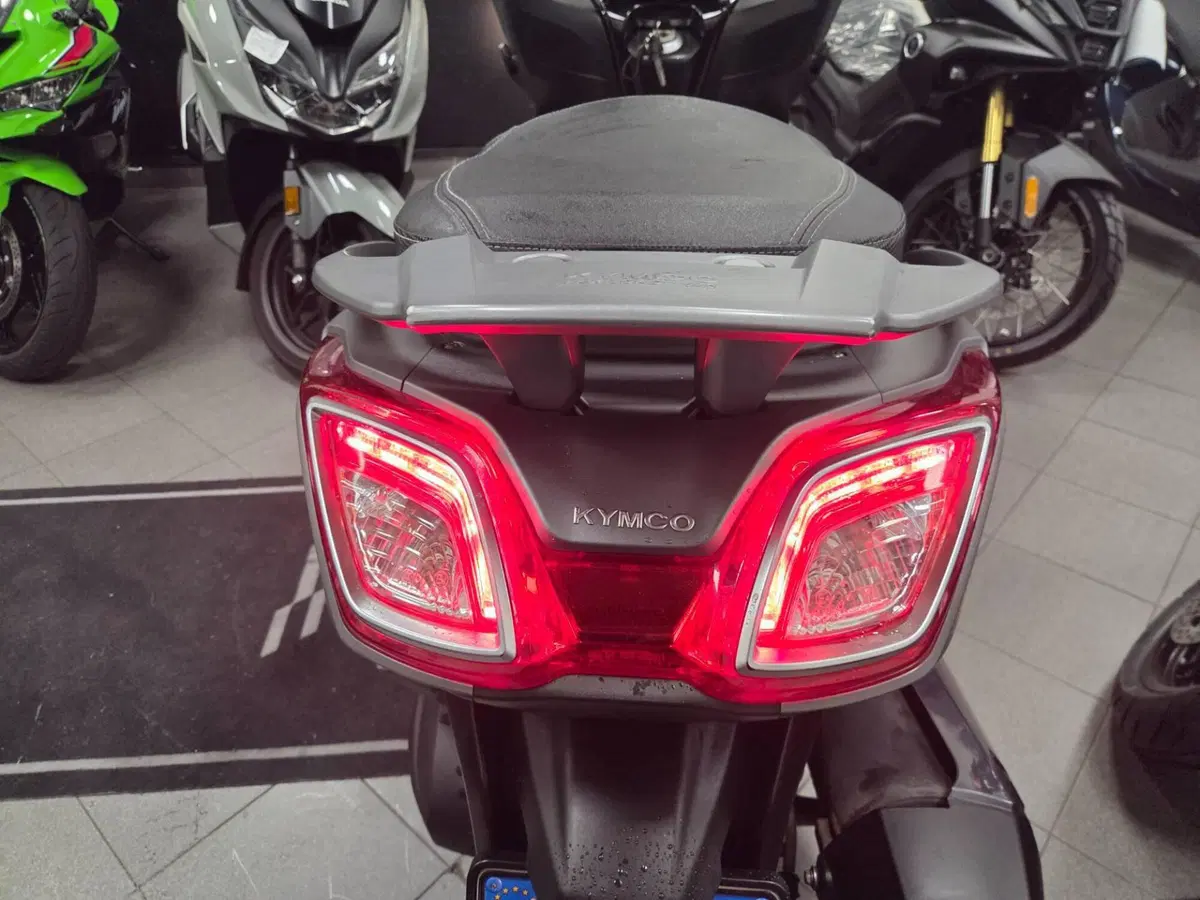 Kymco Downtown 350i ABS (2016 - 20) (5)
