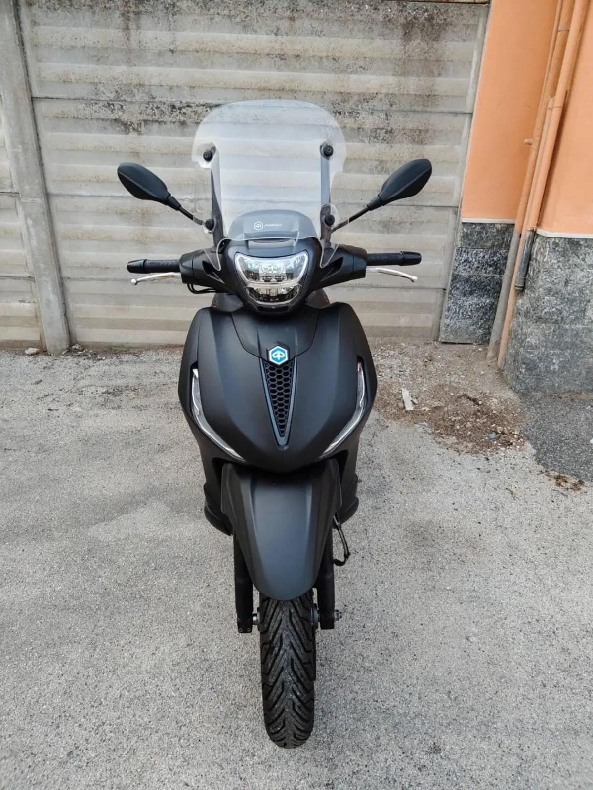 Piaggio Beverly 400 ABS-ASR (2021 - 24) (2)