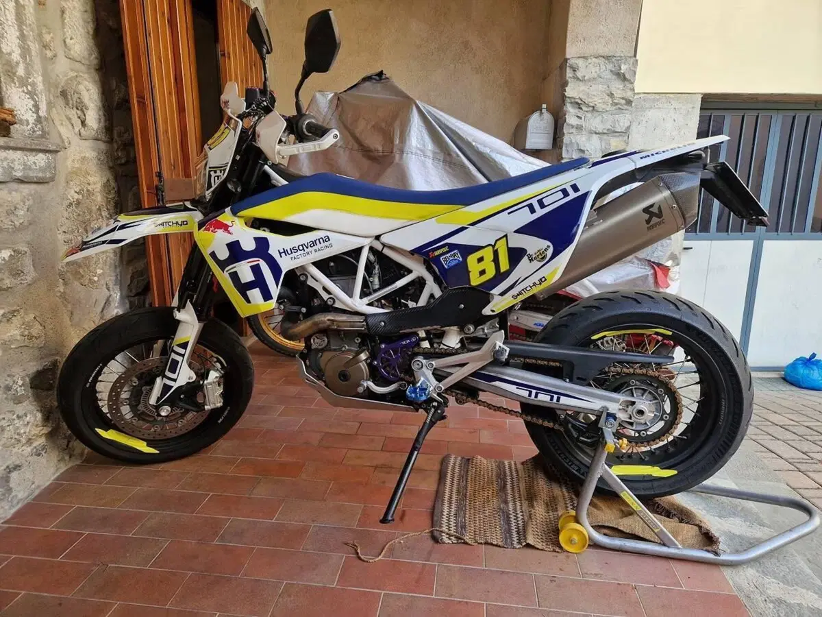 Husqvarna 701 Supermoto (2017 - 19)
