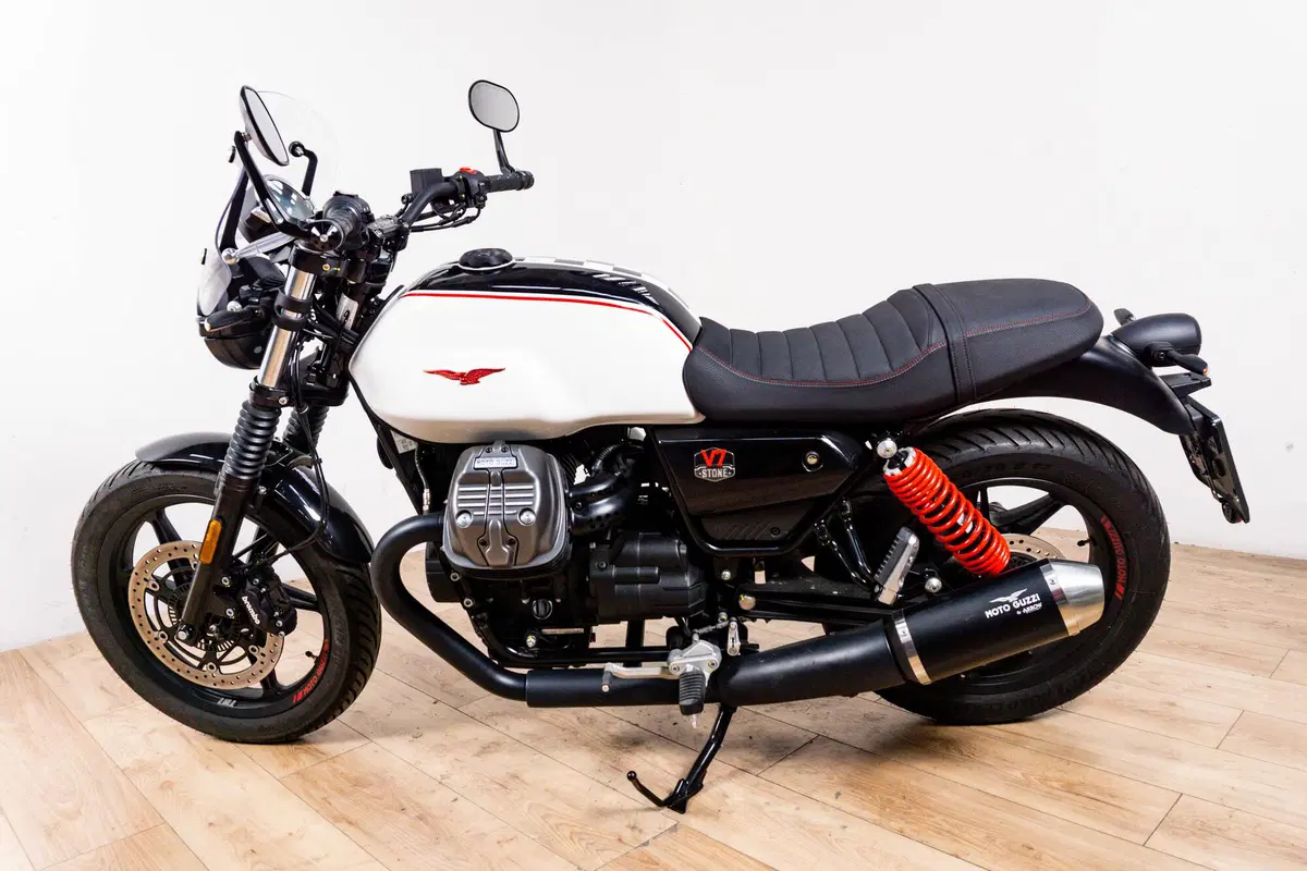 Moto Guzzi V7 850 Stone Special Abs (2021) (6)