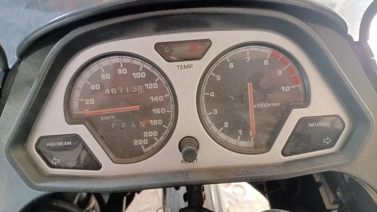 Yamaha Super tenere 750 (5)