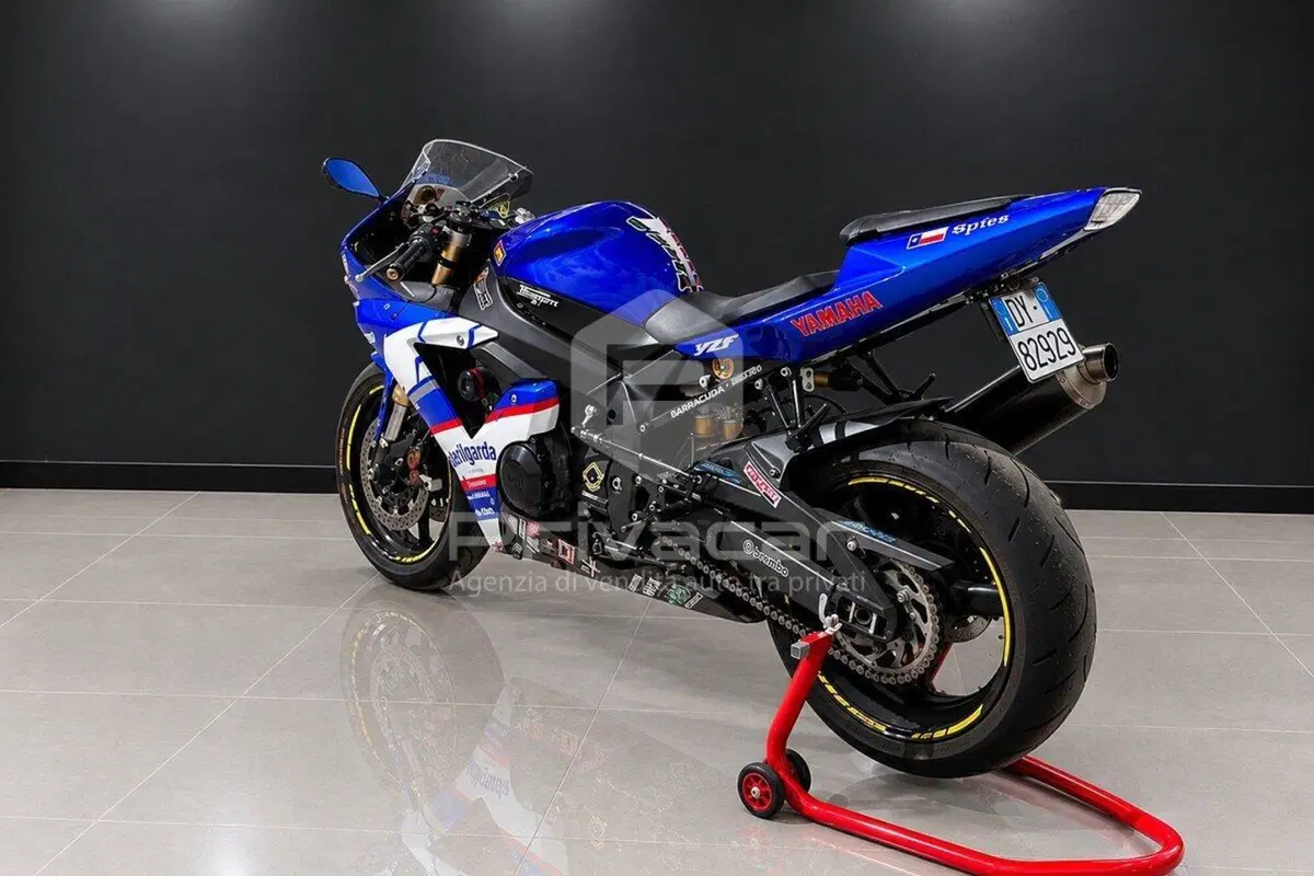 Yamaha YZF R1 (2002 - 03) (3)