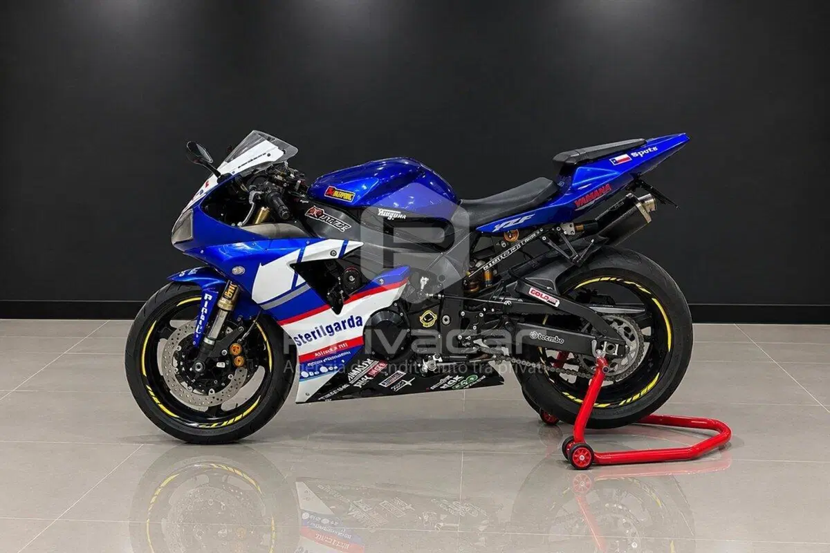 Yamaha YZF R1 (2002 - 03) (2)
