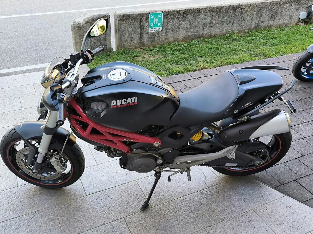 Ducati Monster 696 Plus (2007 - 14) (2)