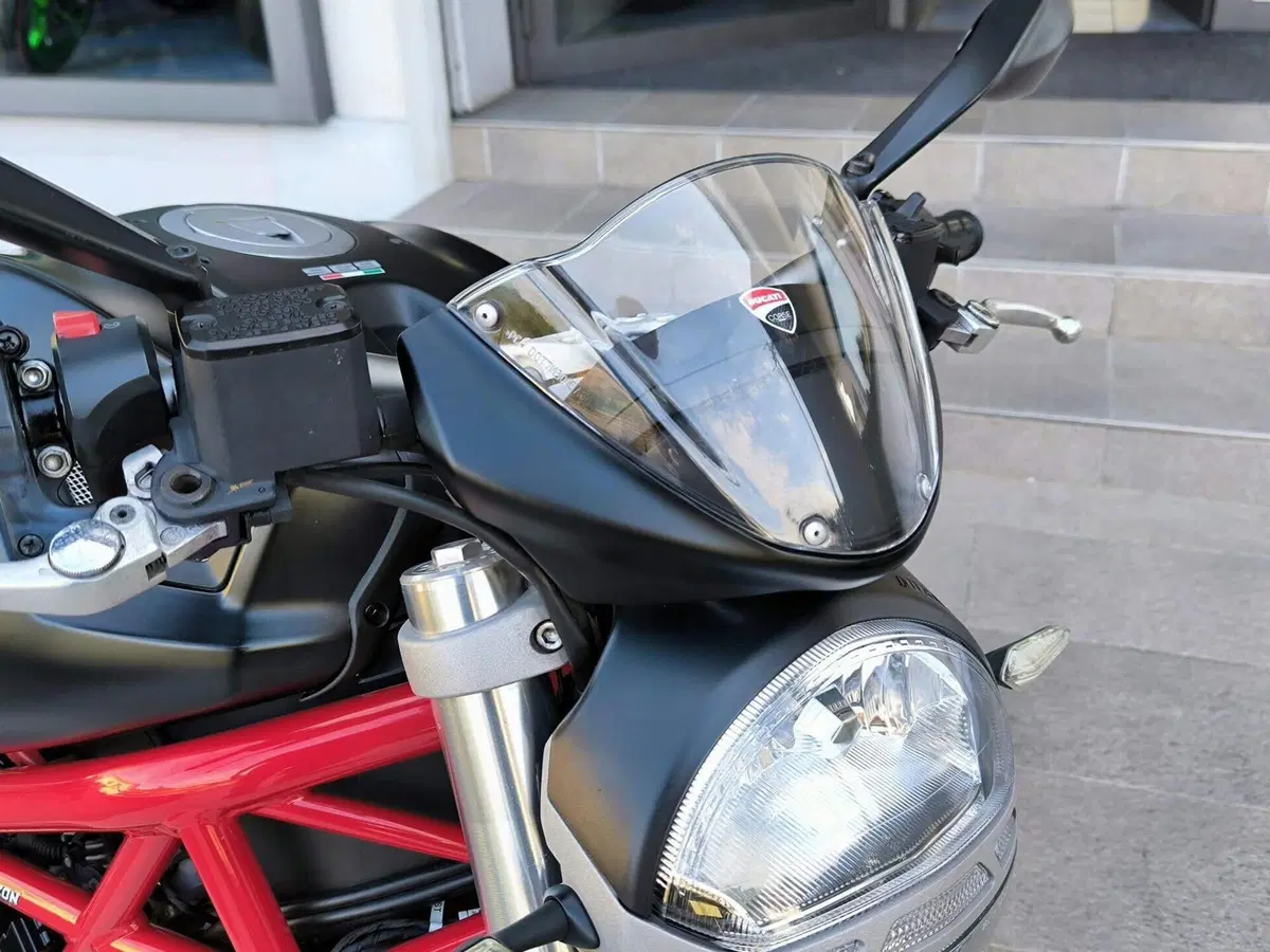 Ducati Monster 696 Plus (2007 - 14) (5)