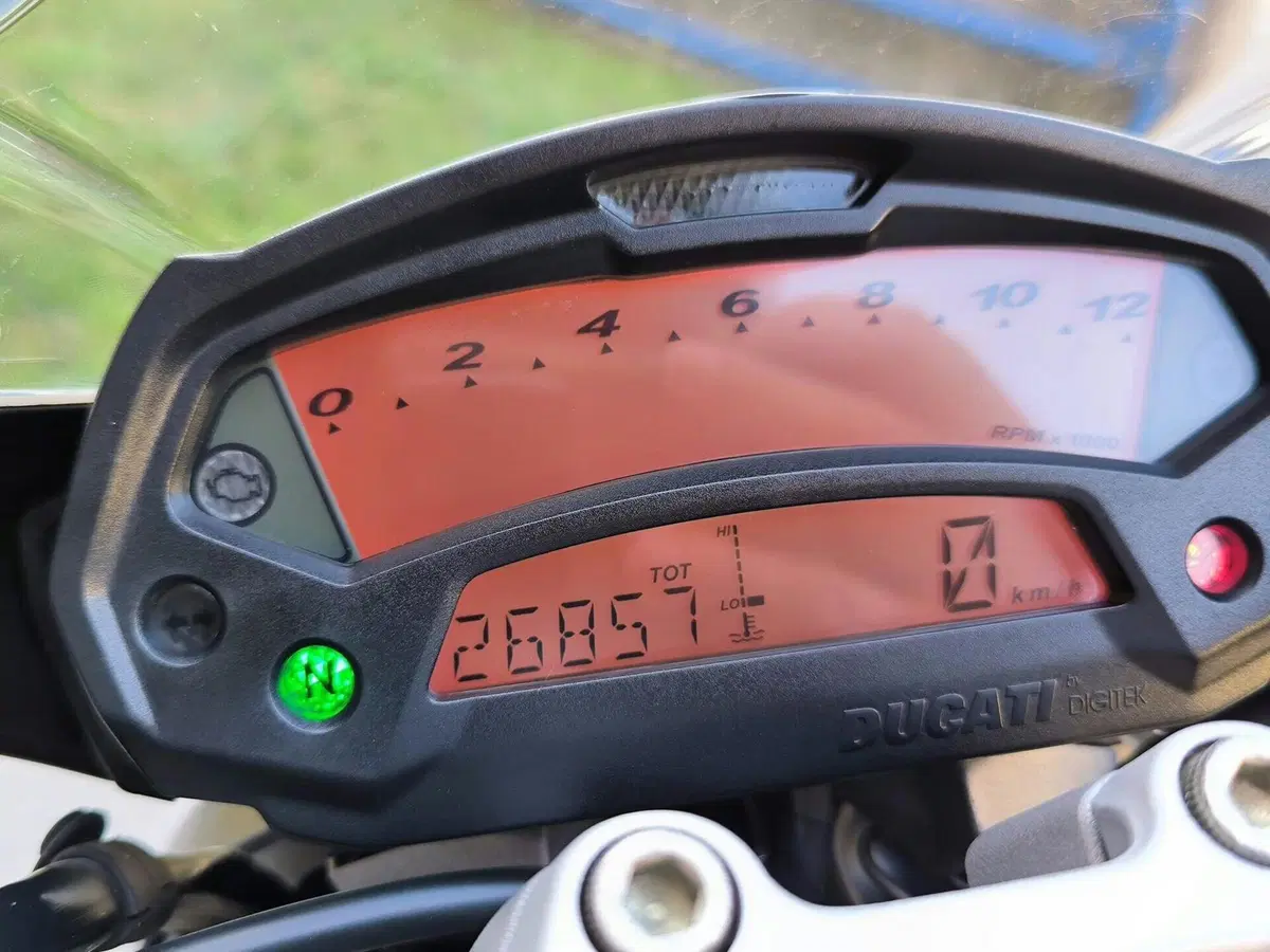 Ducati Monster 696 Plus (2007 - 14) (7)