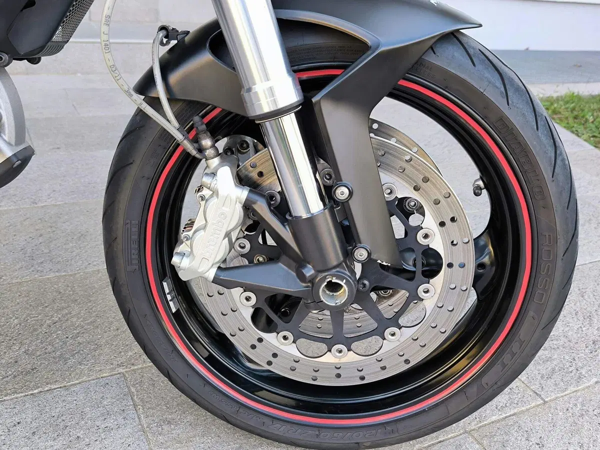 Ducati Monster 696 Plus (2007 - 14) (8)