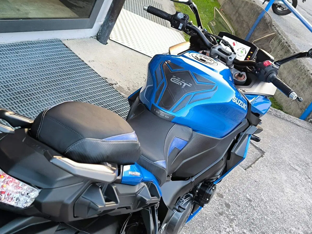 Suzuki GSX-S1000GT (2022 - 24) (7)