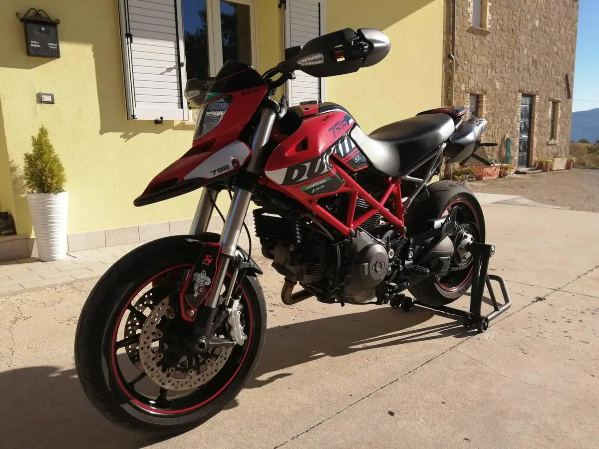 Ducati Hypermotard 796 (2012) (2)