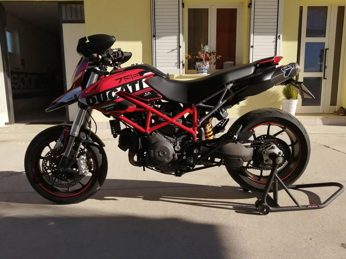 Ducati Hypermotard 796 (2012) (11)