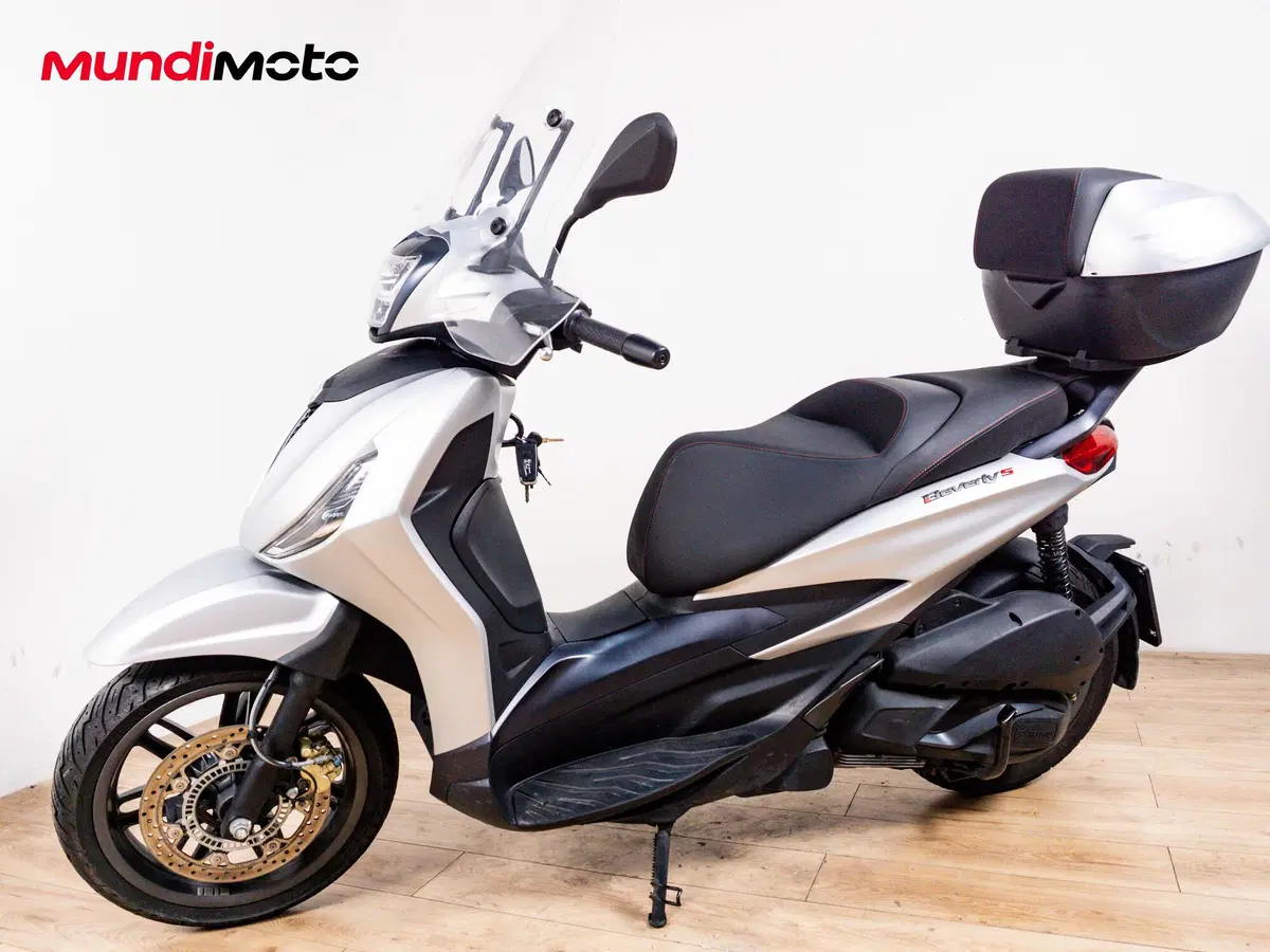 Piaggio Beverly 300 Hpe (2021) (8)