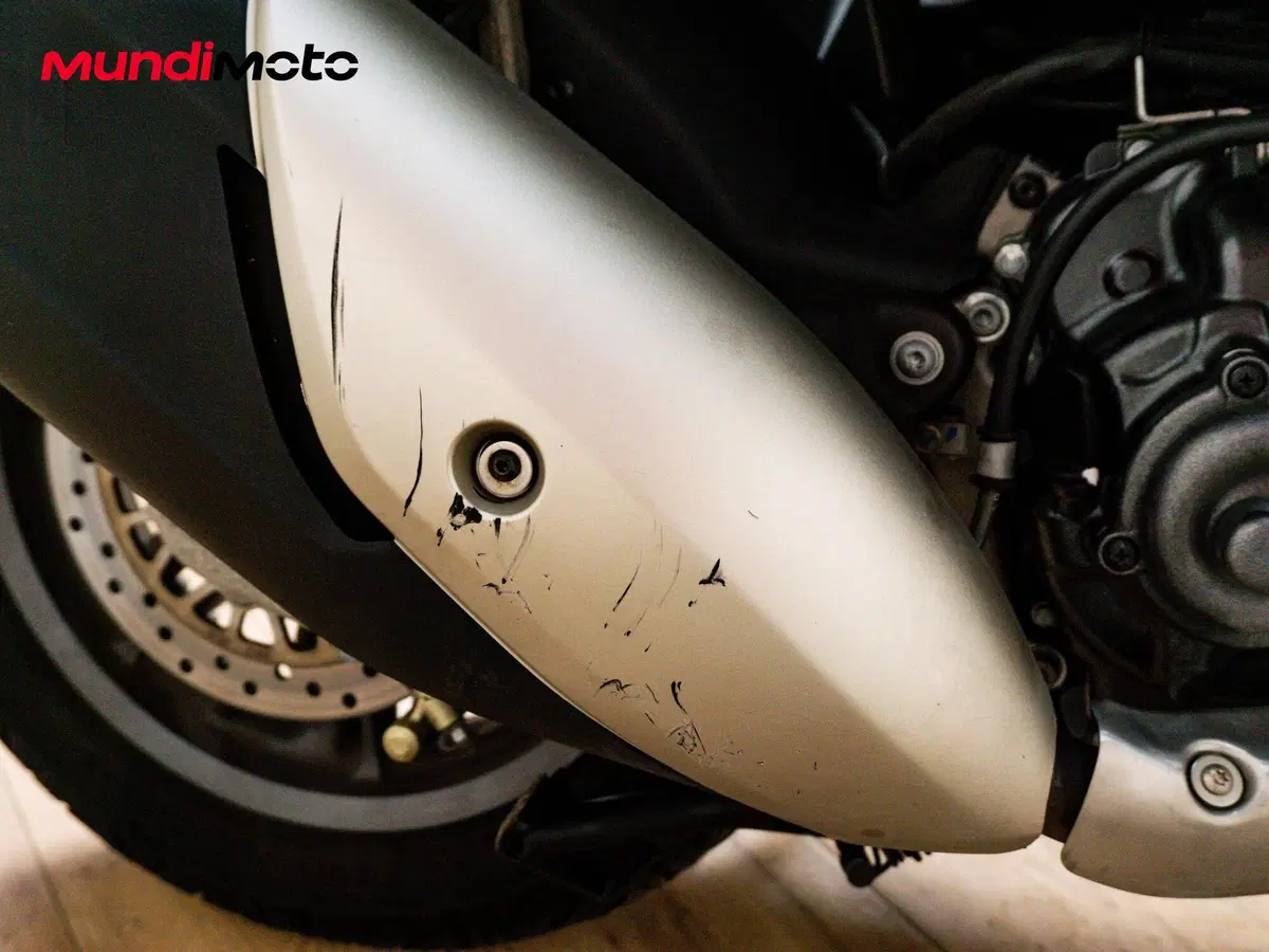 Piaggio Beverly 300 Hpe (2021) (17)