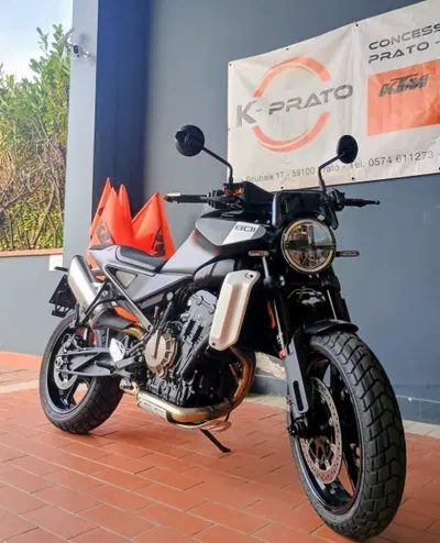 Husqvarna Svartpilen 801 L (2025 - 26) usata