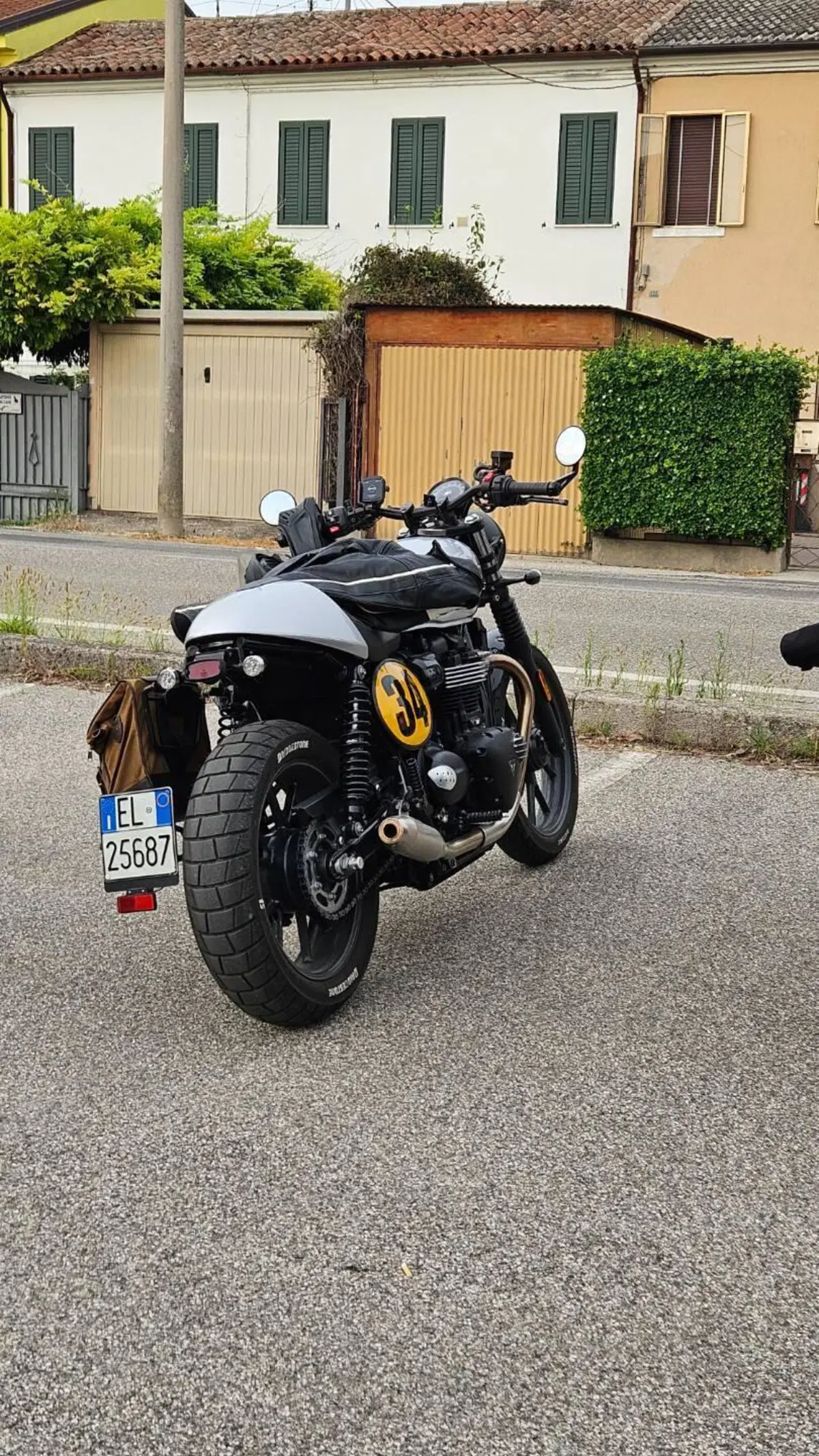 Triumph Street Twin 900 (2017 - 18) (11)