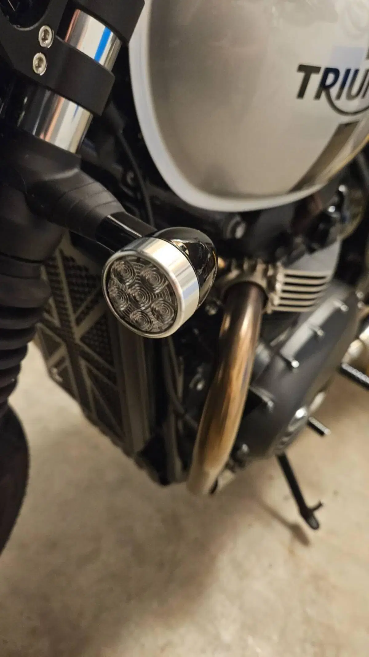 Triumph Street Twin 900 (2017 - 18) (5)