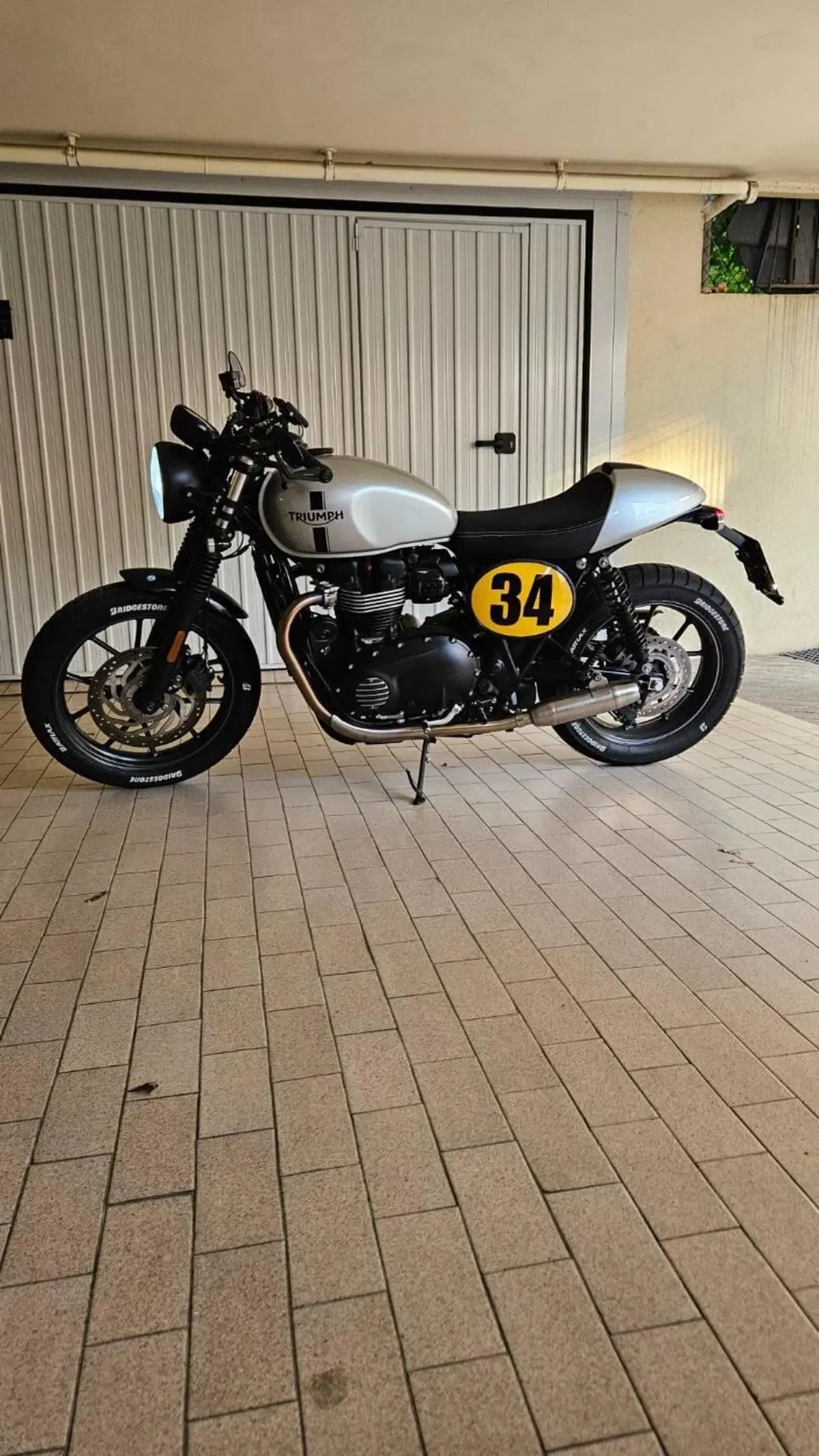 Triumph Street Twin 900 (2017 - 18) (8)