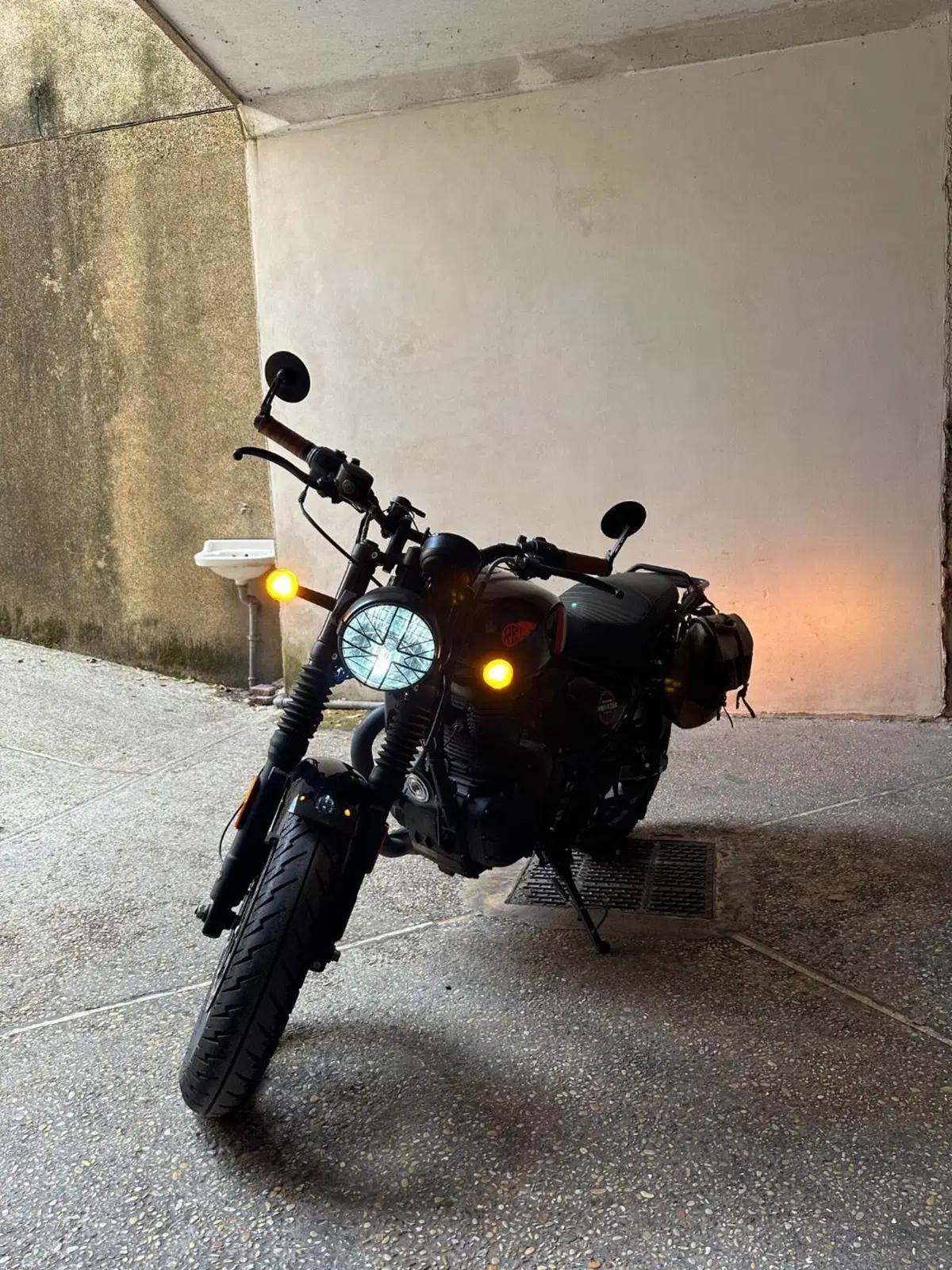 Royal Enfield HNTR 350 (2022 - 26) (8)