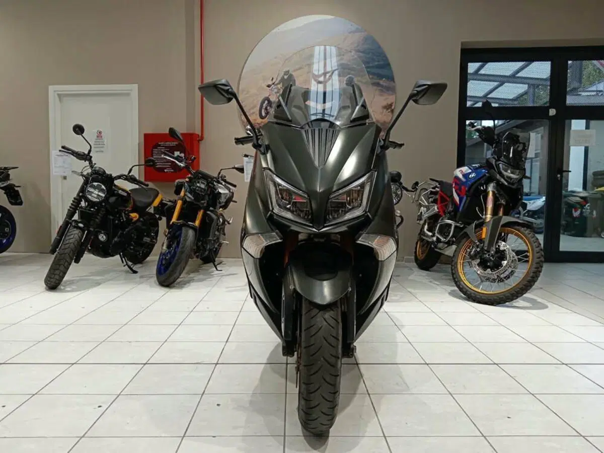 Yamaha T-Max 530 Iron Max ABS (2014 - 17) (2)
