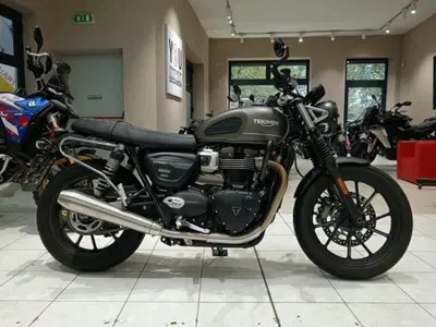 Triumph Street Twin 900 (2021 - 22) usata