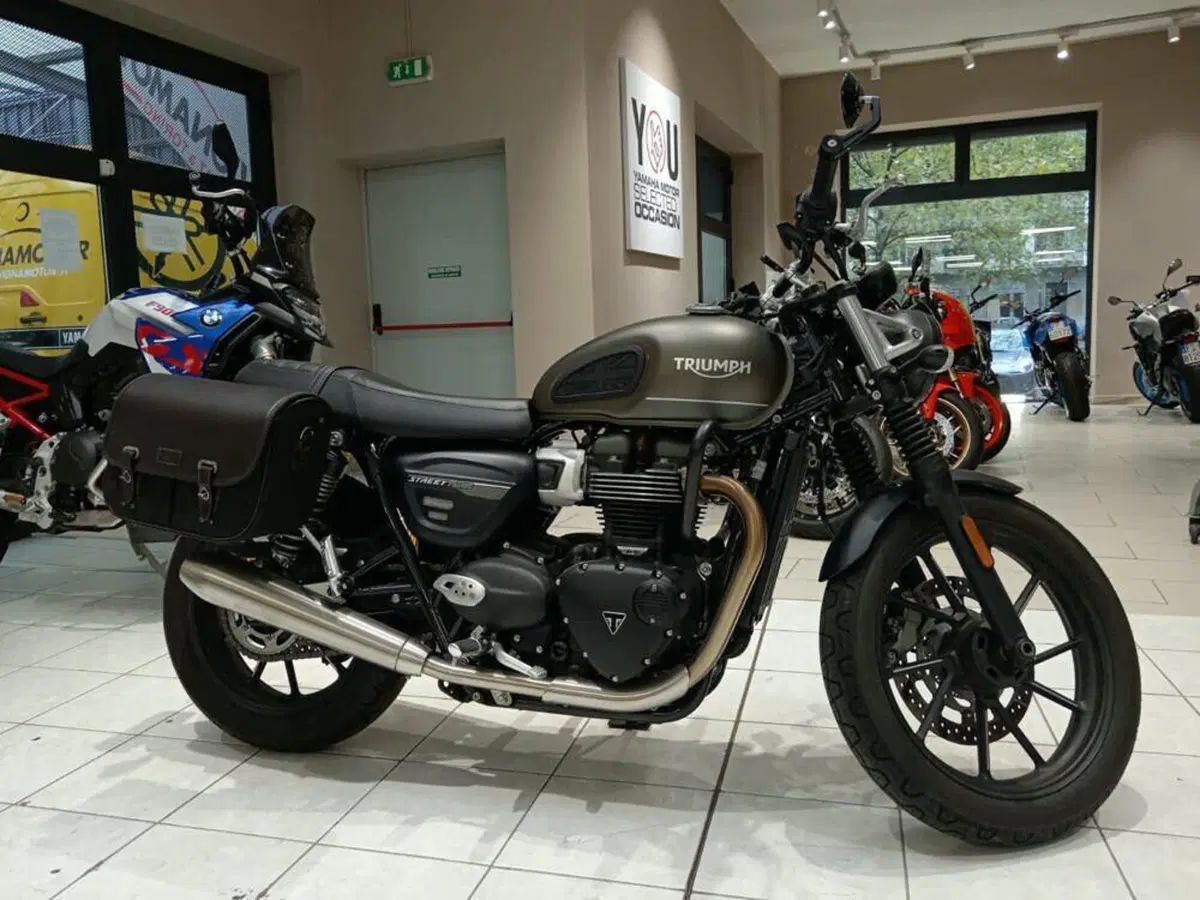 Triumph Street Twin 900 (2021 - 22) (4)