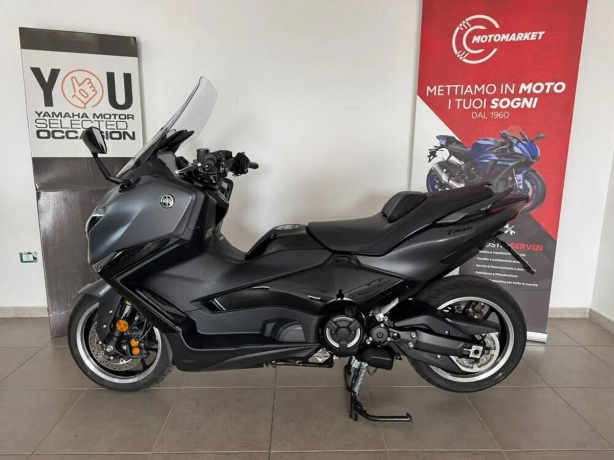 Yamaha T-Max 560 Tech Max (2025 - 26) (2)