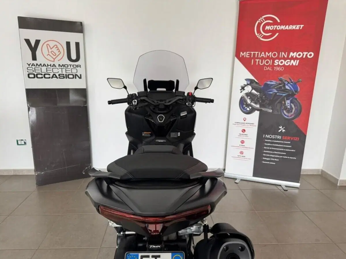 Yamaha T-Max 560 Tech Max (2025 - 26) (4)