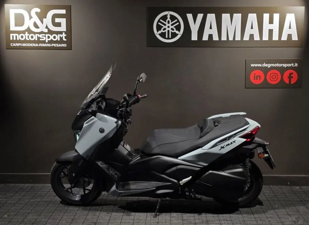 Yamaha X-Max 300 Tech Max (2025 - 26) (4)