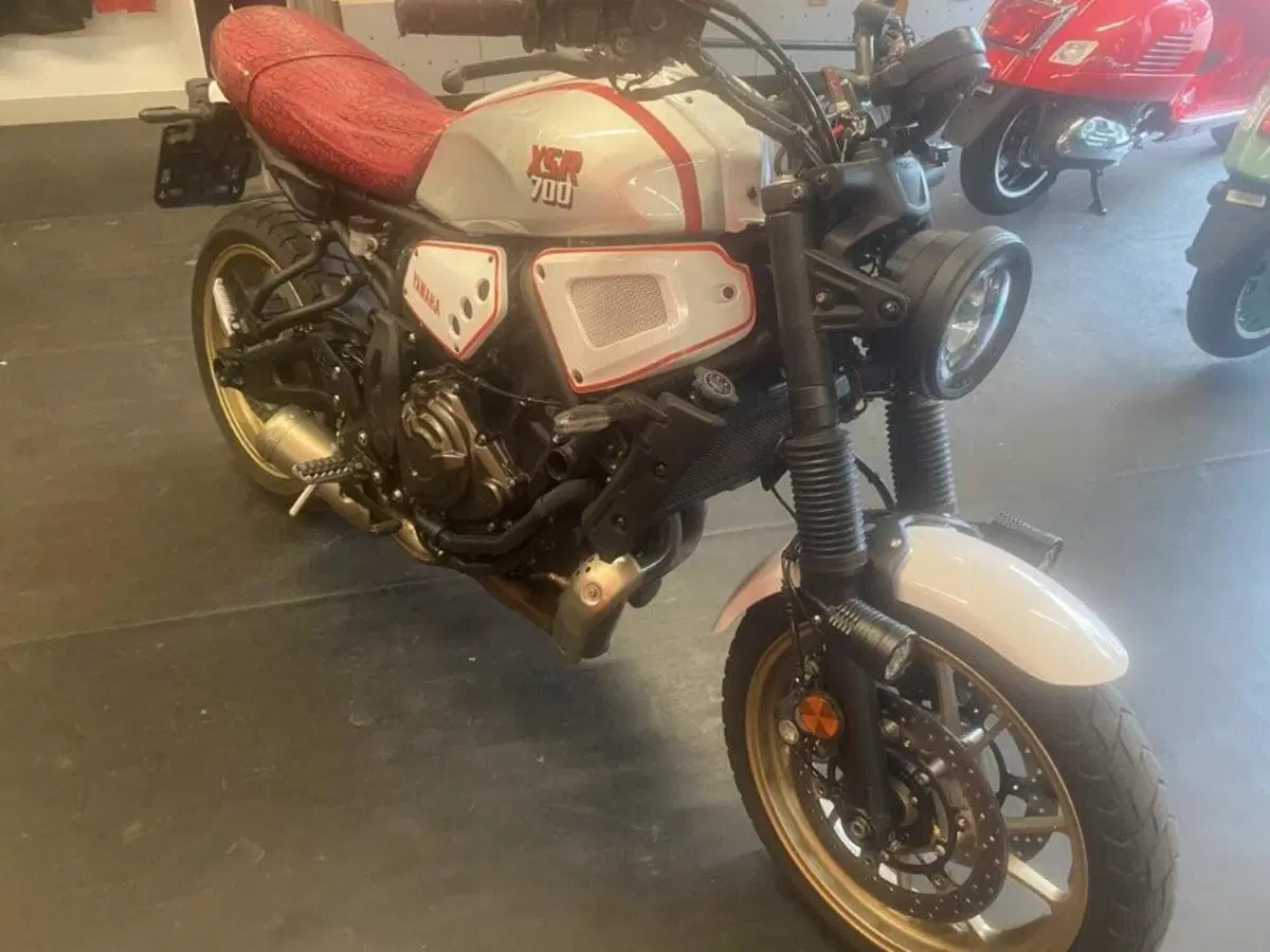 Yamaha XSR 700 XTribute (2022 - 24) (5)