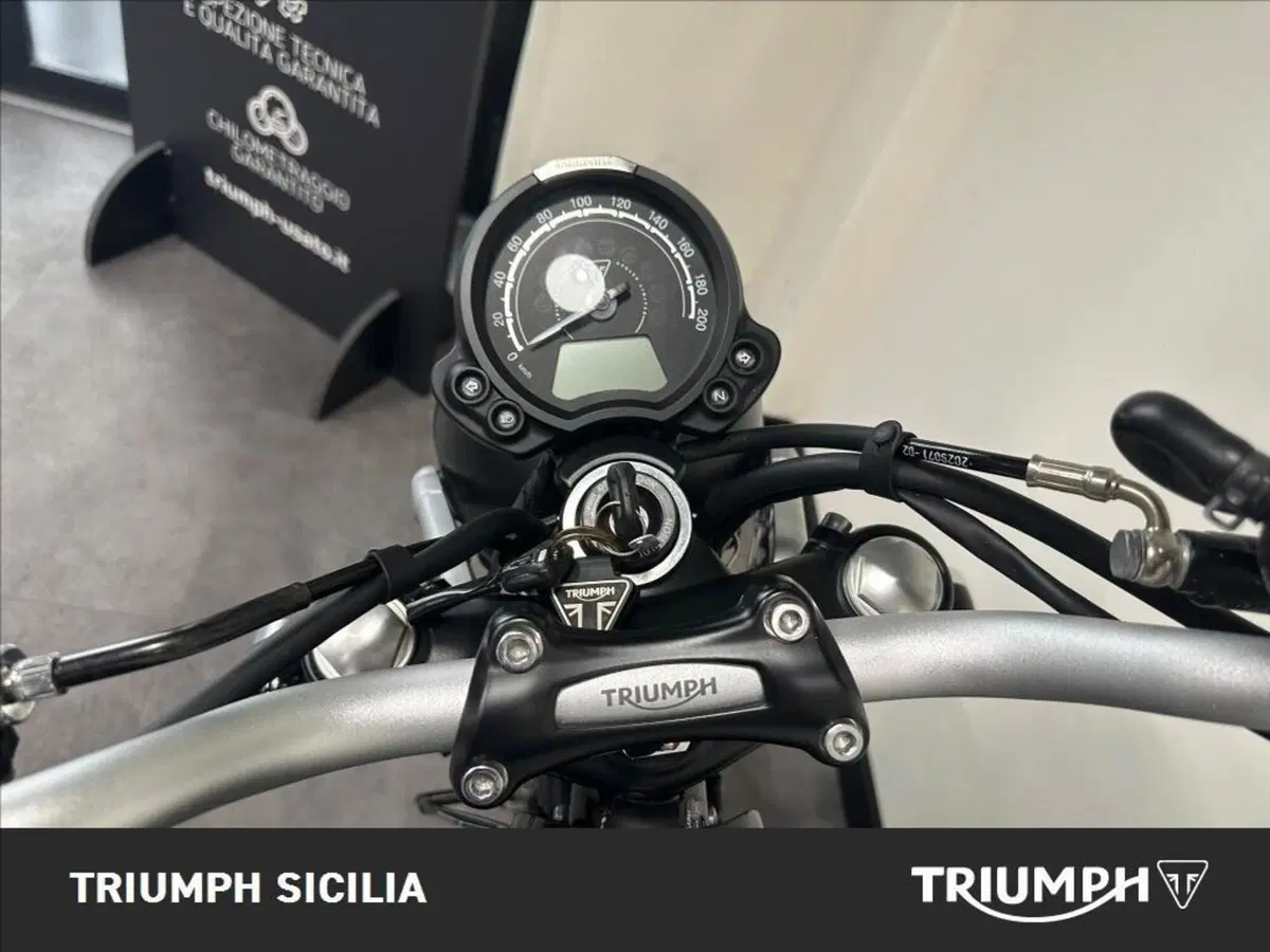 Triumph Scrambler 900 Stealth Edition (2024) (14)