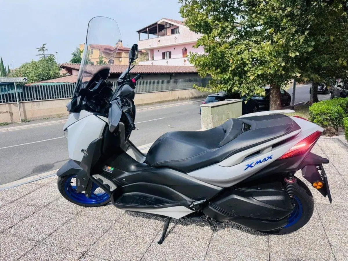 Yamaha X-Max 300 (2021 - 24) (2)