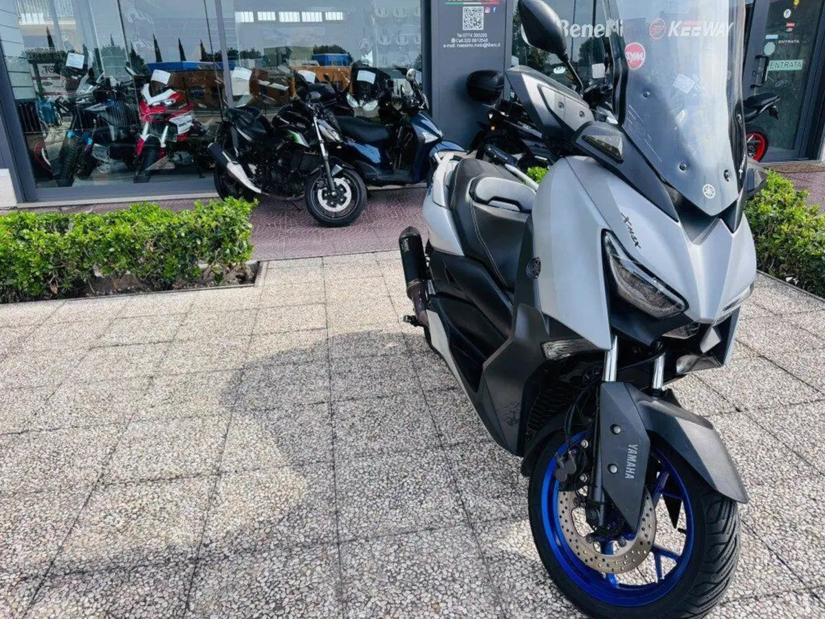 Yamaha X-Max 300 (2021 - 24) (8)