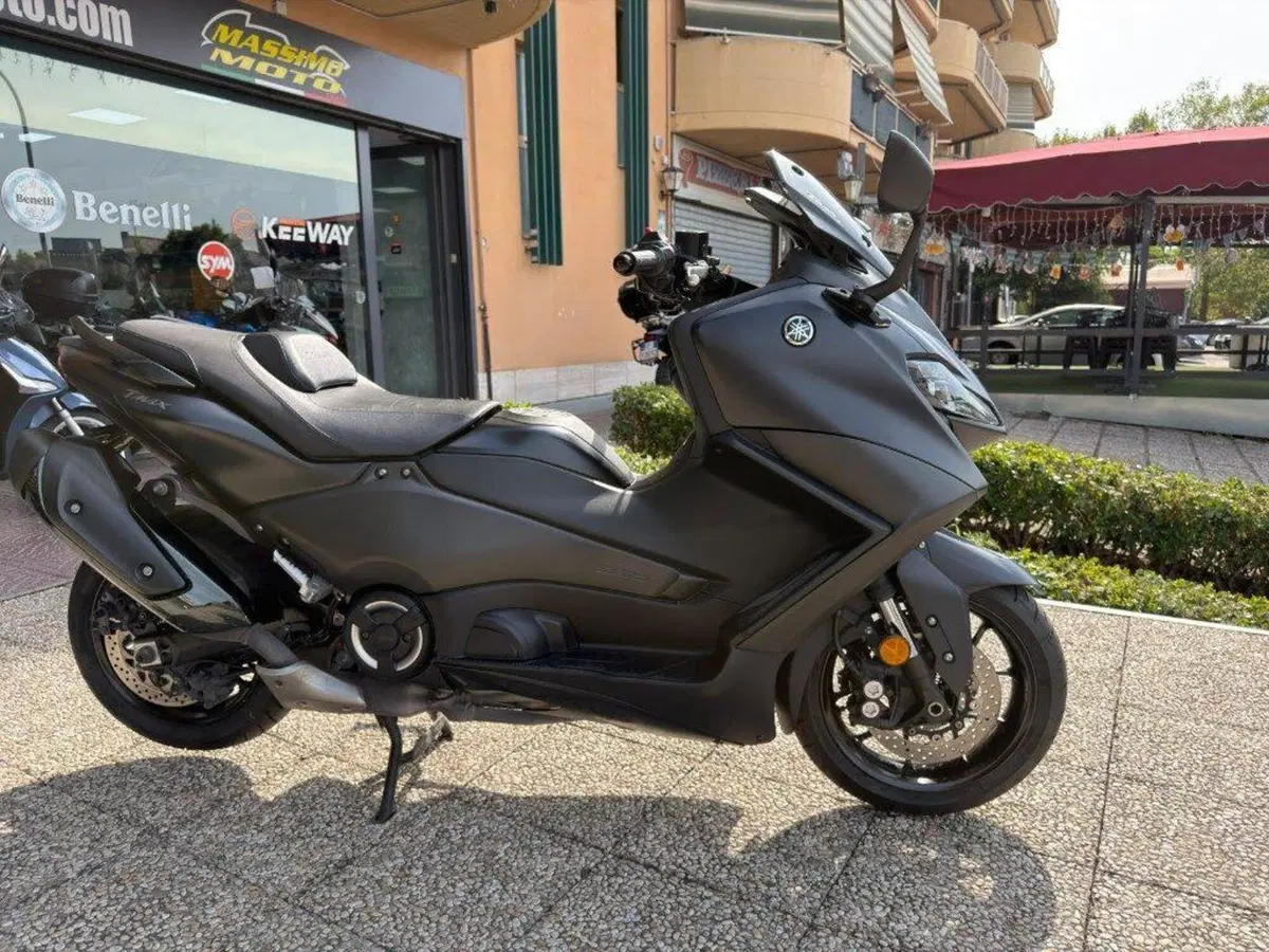 Yamaha T-Max 560 (2022 - 24) (10)