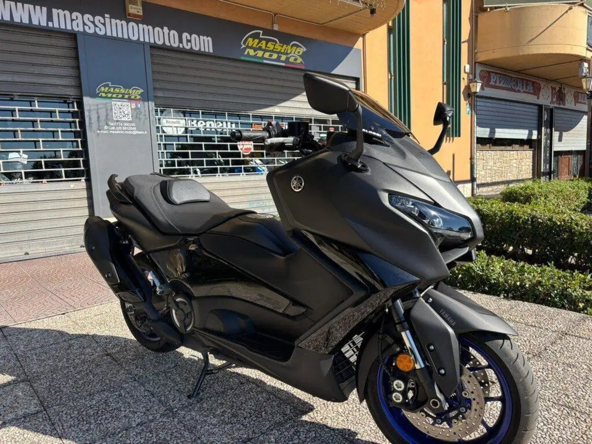 Yamaha T-Max 560 (2025 - 26) (3)