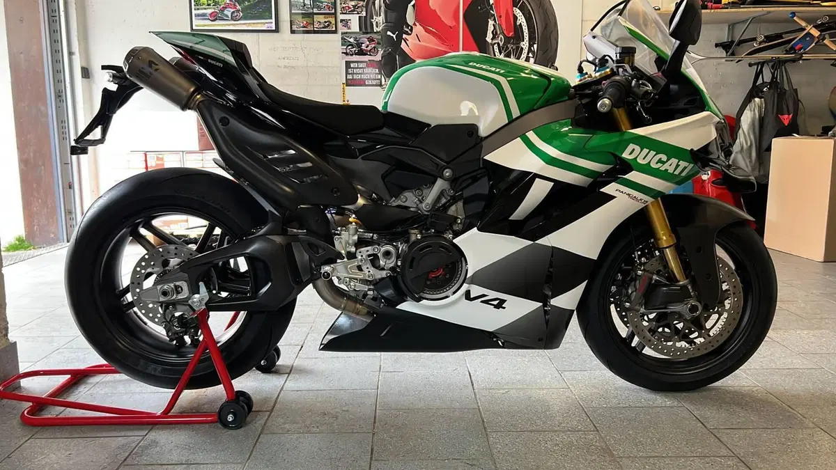 Ducati Panigale V4 Tricolore (2025 - 26) (2)