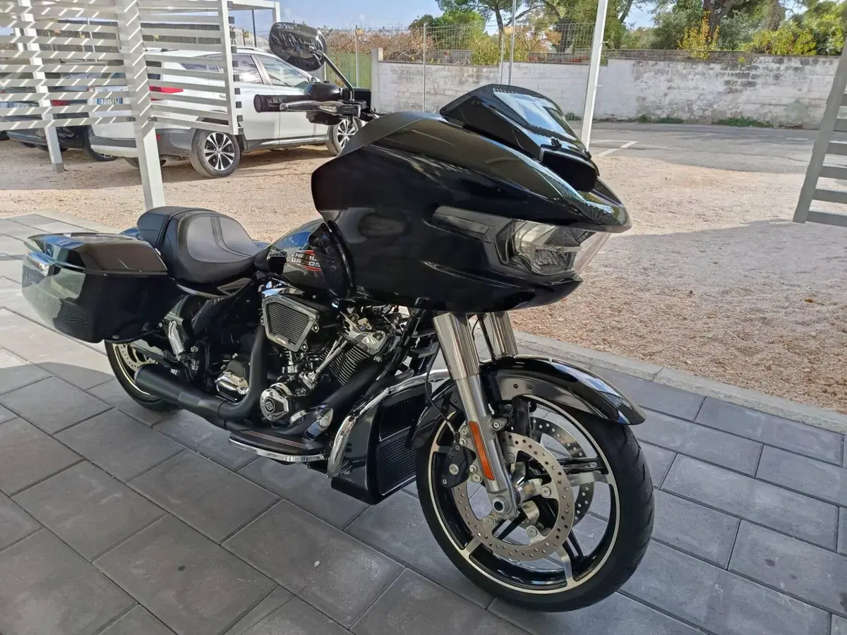 Harley-Davidson Road Glide (2024 - 26)