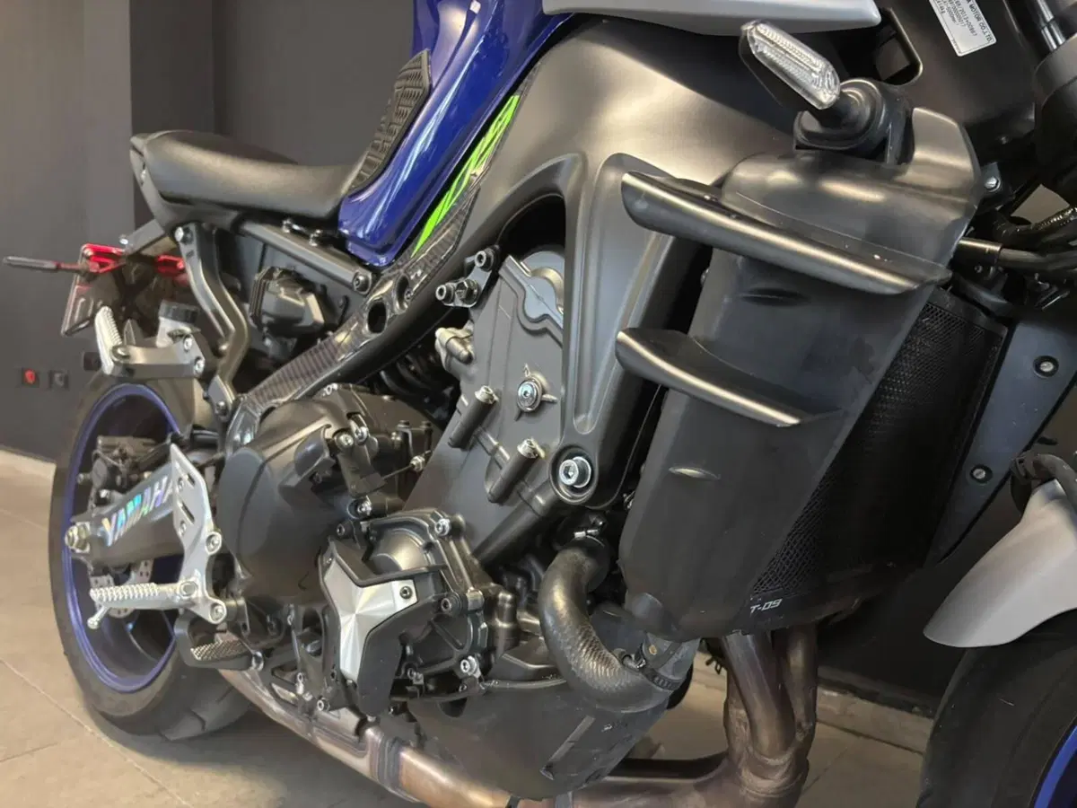 Yamaha MT-09 (2021 - 23) (7)
